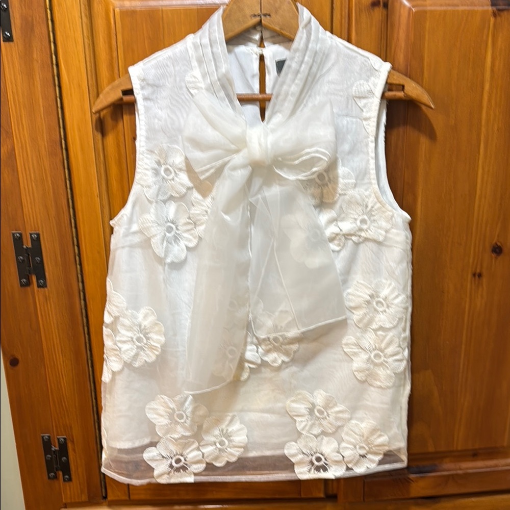 Gracia White Blouse with Floral